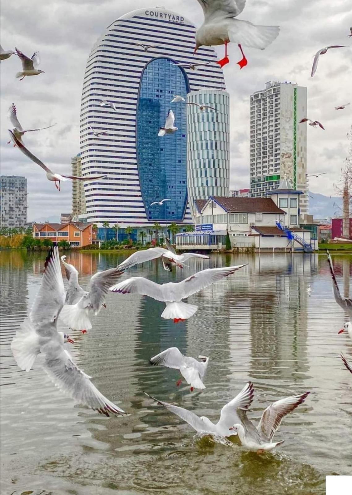 Орби Сити Batoemi Buitenkant foto